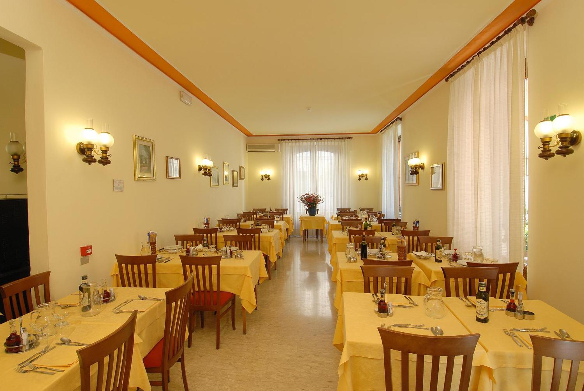 Hotel Delizia Genovese Montecatini Terme Exterior foto